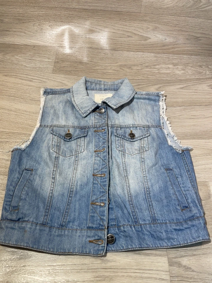 Iris Woman’s Vest Size L - Image 1 of 4