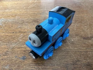 Curva de aprendizaje 2000 madera Thomas el tren! ¡Nuevo Suelto! - Imagen 1 de 5
