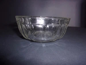 Set of 4 Vintage Clear Glass Paneled Dessert/Fruit Bowls - Picture 1 of 3