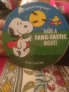 Halloween SNOOPY Lata de Cacahuetes "VAMPIRO" Contenedor de Galletas de Azúcar Coleccionable NUEVO - Imagen 1 de 9