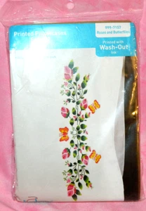 Nuevo par de fundas de almohada Janlynn rosas y mariposas estampadas para bordar - Imagen 1 de 2