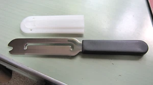 Coltello Formaggio Chef Coccolato e Coperchio Protettivo 1125 Affettatrice Manico Inox Nero - Foto 1 di 7