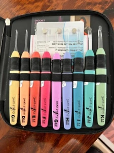 Yarn Story™ Lighted Crochet Hooks Complete Set 9/pkg - 2.5 to 6.5 mm - Picture 1 of 2