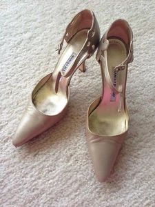 Manolo Blahnik 37.5 all-leather neutral tones gold ankle strap heels pumps WORN - Picture 1 of 15