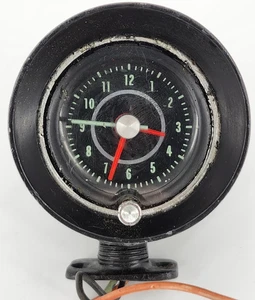 1965 CHEVROLET CHEVELLE IMPALA CORVAIR NOVA SS TOP OF DASH CLOCK WORKS FINE - Picture 1 of 9
