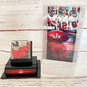 Tampa Bay Buccaneers Authentic Super Bowl LV Game Used Confetti & Vitrine - Bild 1 von 8