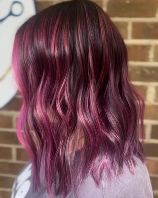 Peluca frontal de encaje 100 % cabello humano de onda corta resaltada rosa negra con rosa 12 pulgadas Foto 1 de 4