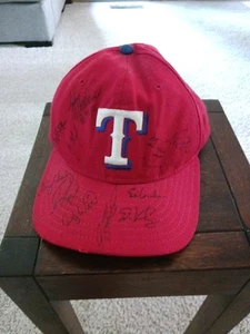 Texas Rangers Hat New Era With Team Signatures Auto Ivan Rodriguez Gonzalez - Picture 1 of 9