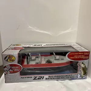 Bass Pro Shops Nitro Z21 Radio Control RC Fishing Boat - Catches Real Fish - Picture 1 of 7