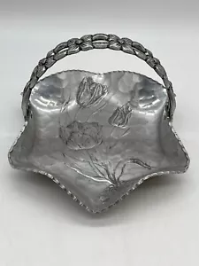 Vintage Korb aus gehämmertem Aluminium handgeschmiedet Kreationen von Rodney Kent - Bild 1 von 4