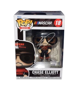 HANDSIGNIERT 2022 Chase Elliott #9 Hooters Racing signiert NASCAR Funko Pop #18 COA - Bild 1 von 3