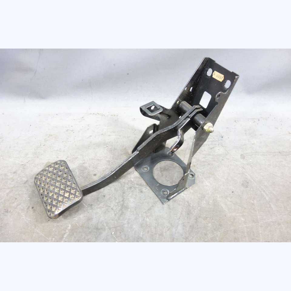 1984-1993 BMW E30 3-Series Automatic Brake Pedal Assembly w Bracket OEM — 第 1/4 张图片