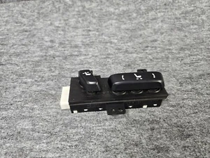 INTERRUPTOR DE CONTROL DE AJUSTE DEL ASIENTO DELANTERO LADO DERECHO LEXUS 14-16 IS250 IS350 OEM - Imagen 1 de 4