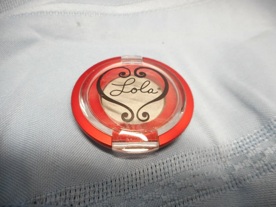 LOLA EYE SHADOW EVAN GRAY SHIMMER COMPACT NEW - Image 1 of 3