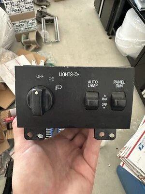 1998-1999-2000-2001-2002 MÓDULO DE CONTROL DE LUCES CONTINENTALES LINCOLN F80B13C788AH Foto 1 de 4