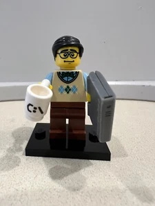 Lego Collectible Series 7 minifigure Computer Programmer - Picture 1 of 2