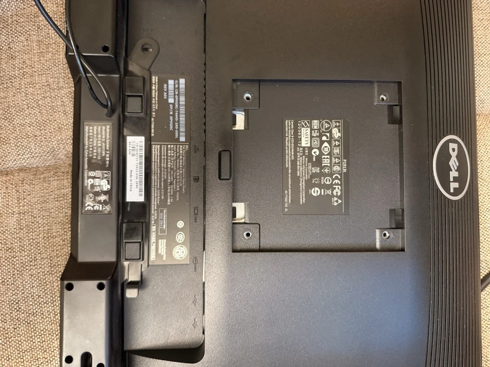 Used Dell P1913t Monitor 19 CM Flat Panel Screen VGA DVI No Stand With Speaker - Image 1 of 3