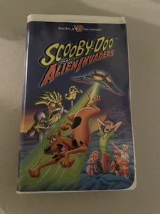 Scooby Doo - The Alien Invaders (VHS, 2000) White Clamshell Case - Picture 1 of 3
