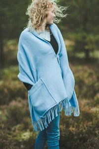Damen Schal Schultertuch 100% Wolle mit Taschen Poncho Stola Fransen Tuch - Picture 1 of 3