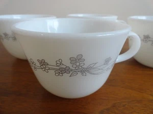 4 Corelle Corning Ribbon Bouquet Cups Mugs White Gray Flowers Milk Glass USA - Picture 1 of 10