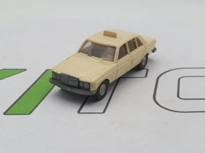 Mercedes 240 D Wiking 1/87 - Immagine 1 di 3