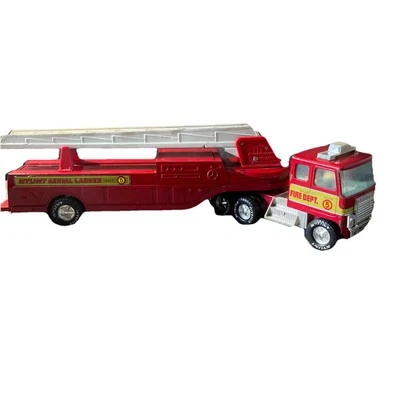 Vintage Nylint Squad No. 5 Aerial Ladder Fire Truck 1970s (See All Photos) - Image 1 of 4