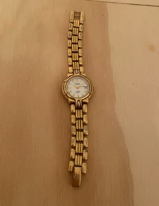 ELGIN SWISS ELS48-040 Gold Quarz Uhr Schweizer Uhrwerk Band braucht Arbeit - Bild 1 von 6