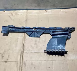 Audi A8 D2 Quattro Rear Bumper Bracket 4D0807495K - Foto 1 di 10