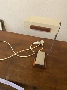 Tischlampe Kaiser Leuchten mid century design Blech und Holz braun weiß - Bild 1 von 7
