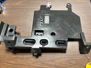2010 - 2016 Cadillac Srx Under Dash Air Guide Duct Vent Front Lh 15894335 R101 - Picture 1 of 3