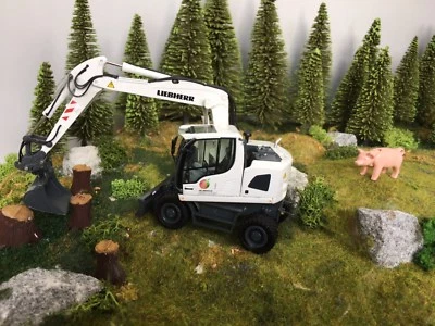 NZG Liebherr Mobilbagger 918 Compact Helmreich weiß 1:50 NEU OVP Art. 818/01