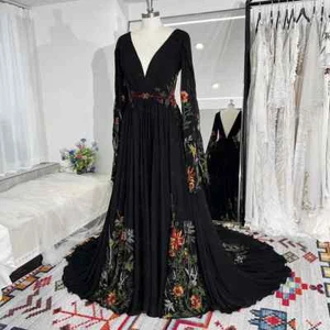 Colorful Embroidered Flower Lace Wedding Dresses Chiffon V-Neck Bridal Gowns - Picture 1 of 10