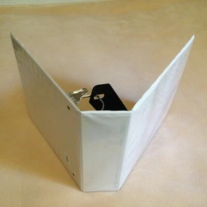 3 1/2" binder, 3 - D rings - side spine w/ divider - Picture 1 of 8