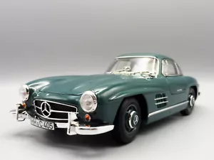 Mercedes-Benz 300 SL Coupe 1954 1/18 NOREV 183851 Mercedes W198 Green Gullwing - Picture 1 of 12