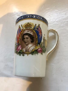 Quality Aynsley  Mug commemorating Queen Elizabeth II's 1953 Coronation - Picture 1 of 6