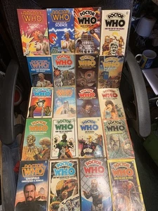 20 x DOCTOR WHO Target Vintage Paperback Books Dr Who Sci Fi Bundle Job Lot - Picture 1 of 6