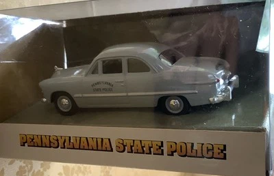 Ford Pennsylvania State Police 1949 diecast 1/43 primera edición rosa blanca Foto 1 de 4