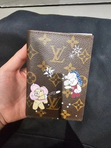 Louis Vuitton Monogram 2025 Christmas Animation Passport Cover Azur Frost - Picture 1 of 6