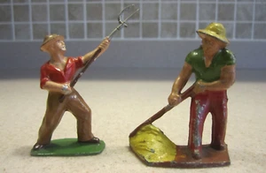 1930er Jahre? Vintage Blei Bauer Figuren 1 - Hacken 1- mit Mistgabel Made in France - Bild 1 von 3