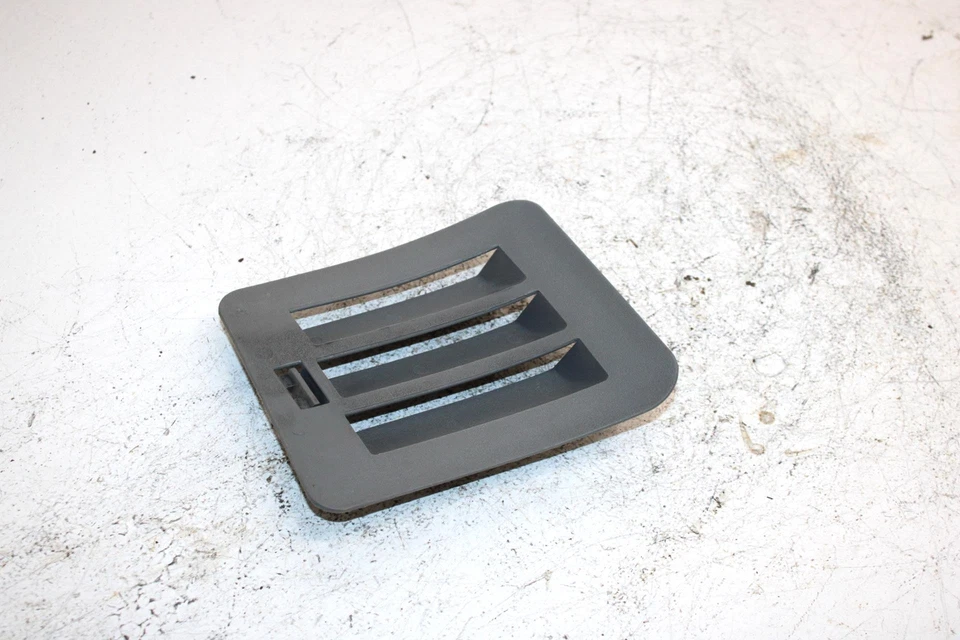 02 Arctic Cat Zl 600 Efi Oem Gray Left Air Intake Louver 1606-045 SAS12 - Image 1 of 4