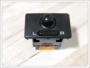 ✅ 1996-2000 Nissan Pathfinder Mirror Switch Control Left Right Driver Japan OEM - Picture 1 of 6