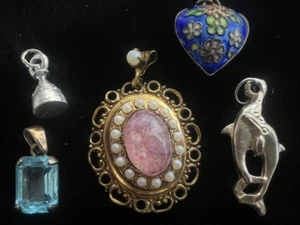Anhänger Halskette aus Metall mit Perlen Stein Blau Delphine Pack Vintage - Bild 1 von 9