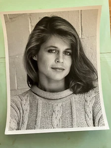 Linda Hamilton, foto originale d'epoca stampa headshot 8x10" - Foto 1 di 1