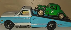 VINTAGE CUSTOM BUILT MODEL 1/24 LEGENDS CAR WITH ROLLBACK HAULER RACE CAR RACING - Bild 1 von 4