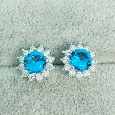 Bonitos Nuevos Pendientes Plateados Redondos Topacio Azul y Transparente Circonita Cz Halo Redondos Circonita Foto 1 de 3