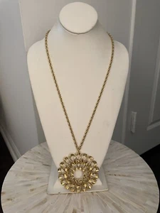 TRINA TURK 34” GOLD TONE BIG FLOWER STATEMENT NECKLACE- LA5 - Picture 1 of 4