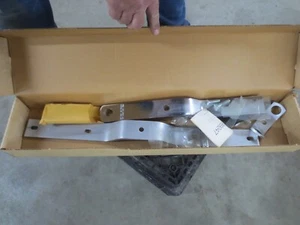1974 1975 Pontiac LeMans NOS Trailer Hitch 989247 - Picture 1 of 2