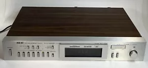 AKAI FM AM Stereo Digital Synthesizer Tuner AT-V04 getestet funktioniert audiophil - Bild 1 von 9