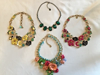 Lote mixto de 4 collares babero vintage Betsey Johnson Flower Power Foto 1 de 4