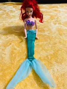 Disney Store kleine Meerjungfrau Prinzessin Ariel träumt von einer anderen Welt Puppe Neu im Karton - Bild 1 von 9